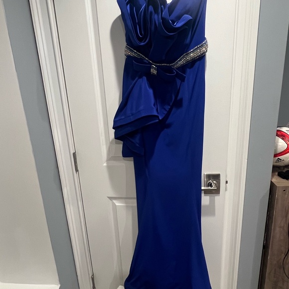 Jovani strapless evening dress size 6! - Picture 7 of 9